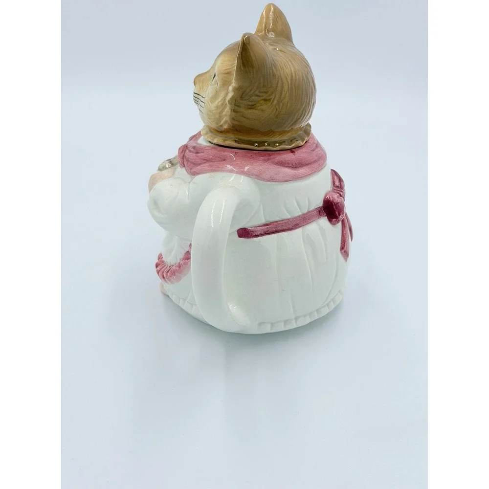 Vintage Cat Teapot Kitten Anthropomorphic Ceramic Pink White Cottagecore‎ Kitsch